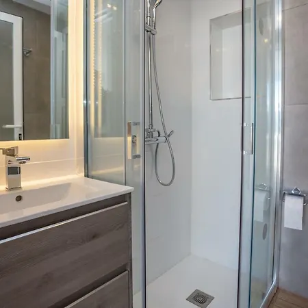 Luxury With Garden, Pool And Jacuzzi By Varenso Holidays * ماربيا