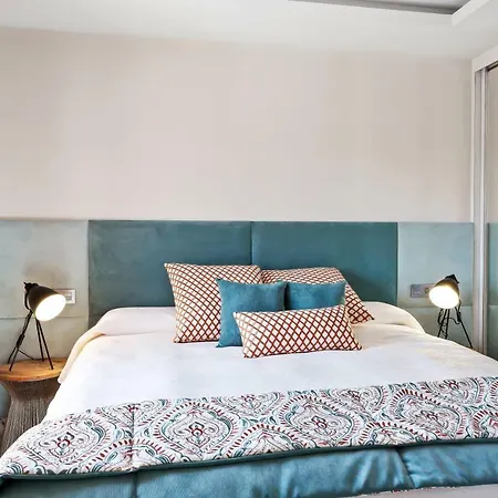 Luxury With Garden, Pool And Jacuzzi By Varenso Holidays فيلة