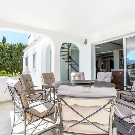 Luxury With Garden, Pool And Jacuzzi By Varenso Holidays فيلة
