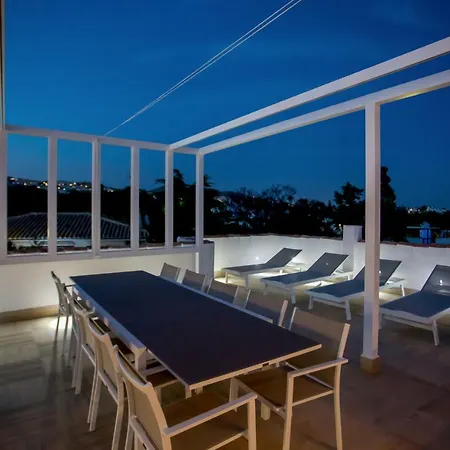 וילה Luxury With Garden, Pool And Jacuzzi By Varenso Holidays מארבלה