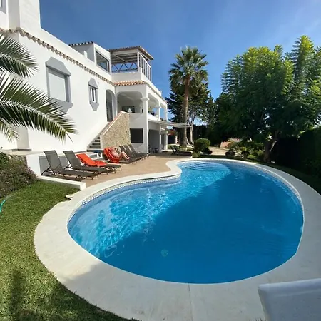 וילה Luxury With Garden, Pool And Jacuzzi By Varenso Holidays *